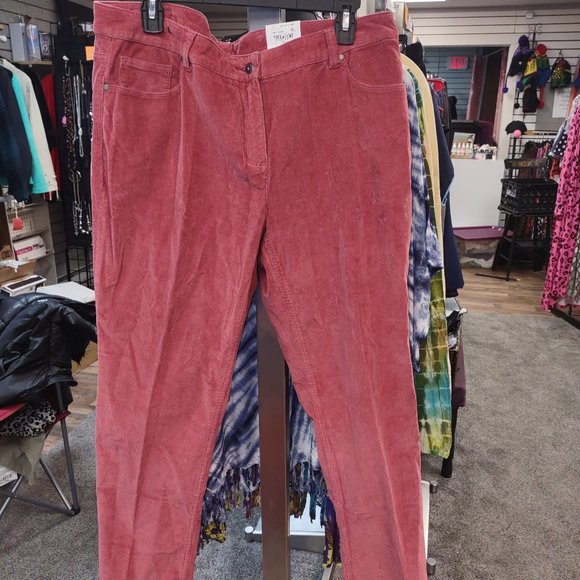 SECRETLY SLENDER Jeans from Liz Claiborn, in SWEET BERRY - size 14 - Picture 1 of 4